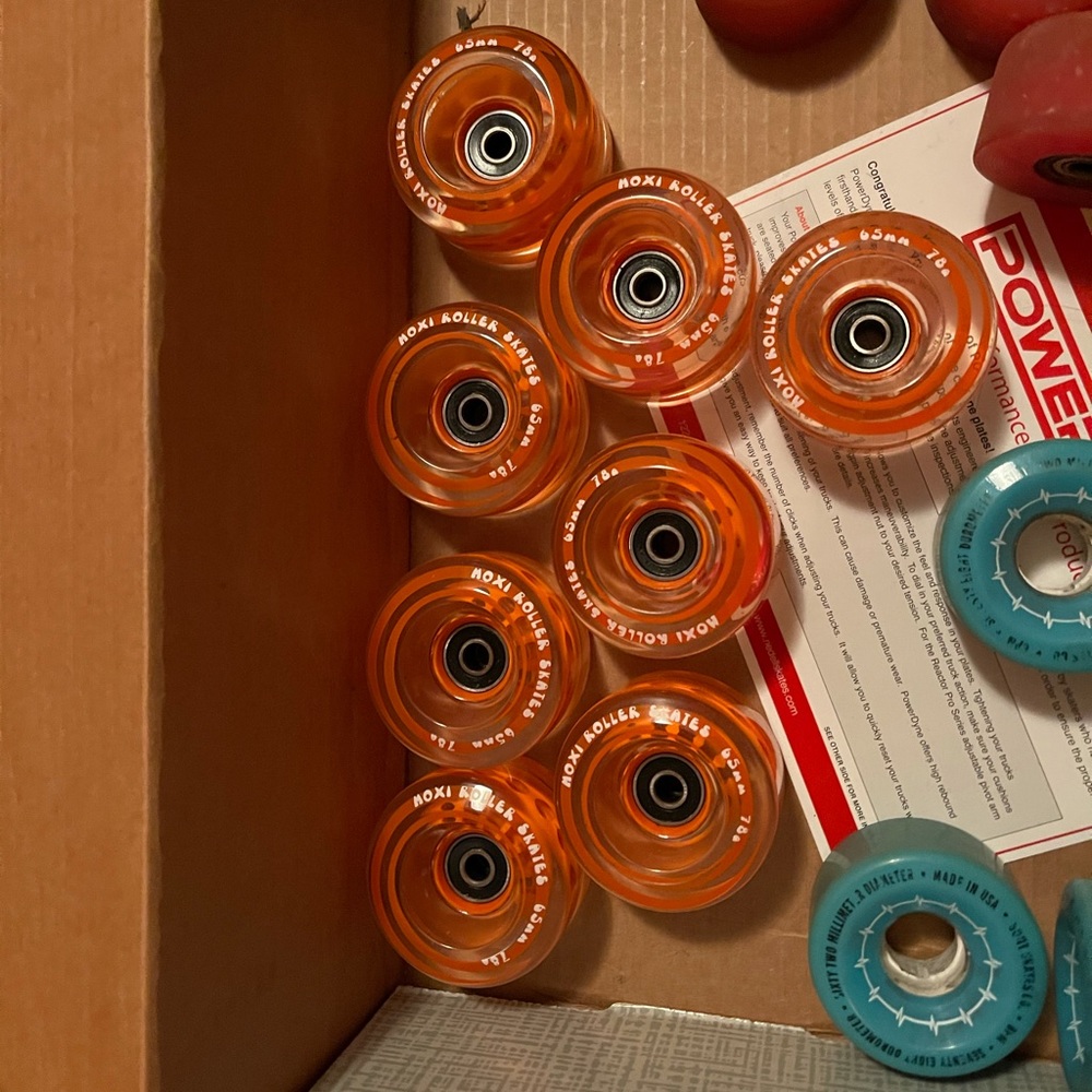 Brand new moxi outdoor gummy wheels